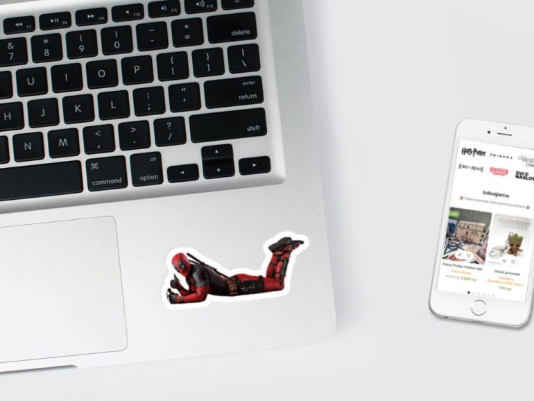 Deadpool Thumbs up 3 stiker za laptop