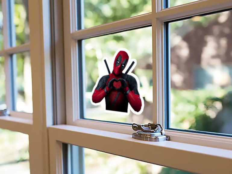Deadpool srce 4 stiker za laptop