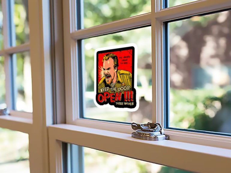 Stranger Things Door 4 stiker za laptop